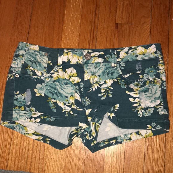 Vanilla Star Pants - Floral shorts 💐